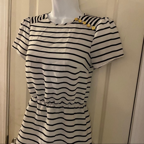 H&M Peplum Blouse Top • 2 / XS - Picture 2 of 13